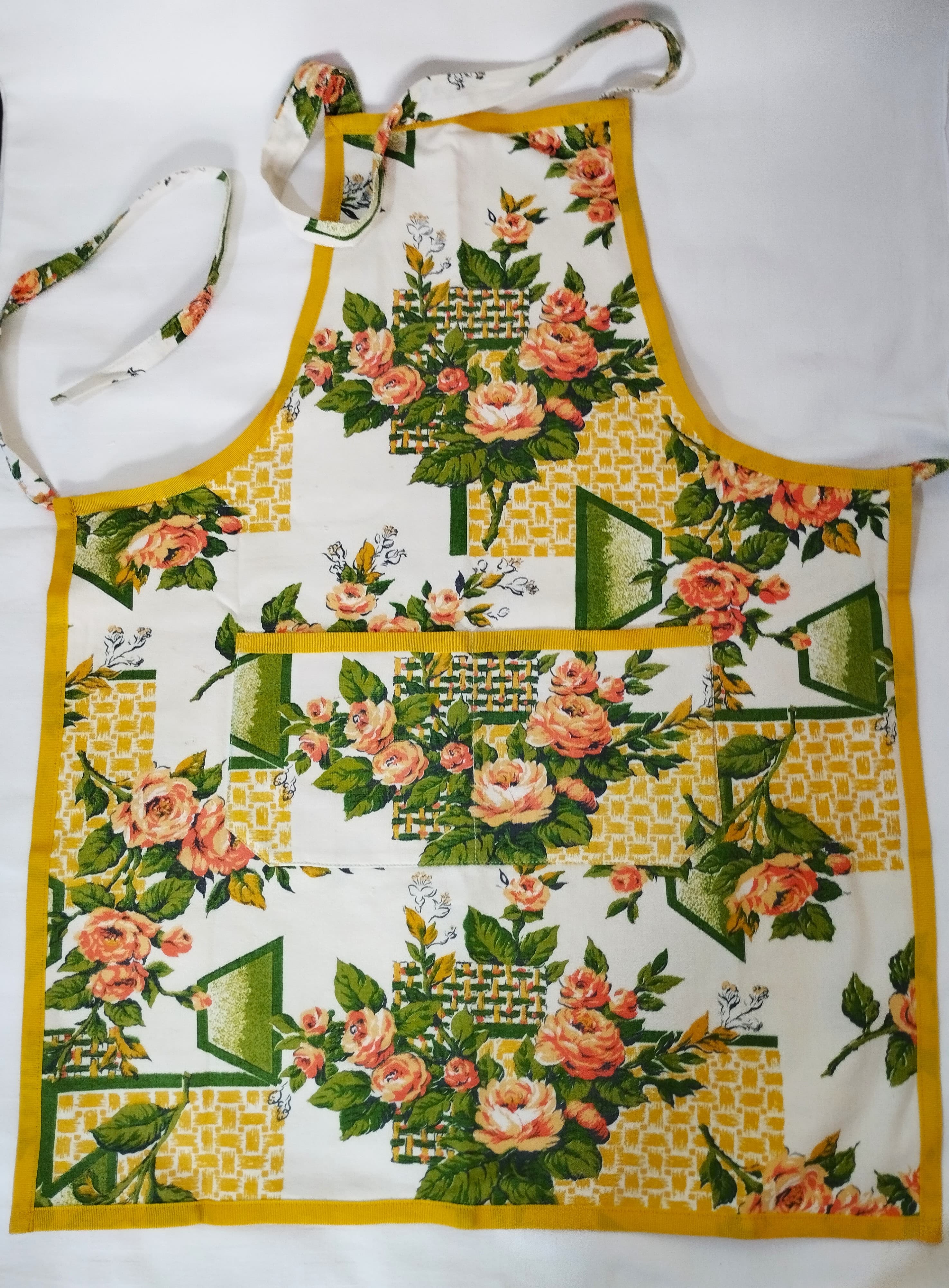 Bound Edged Apron - Image 4