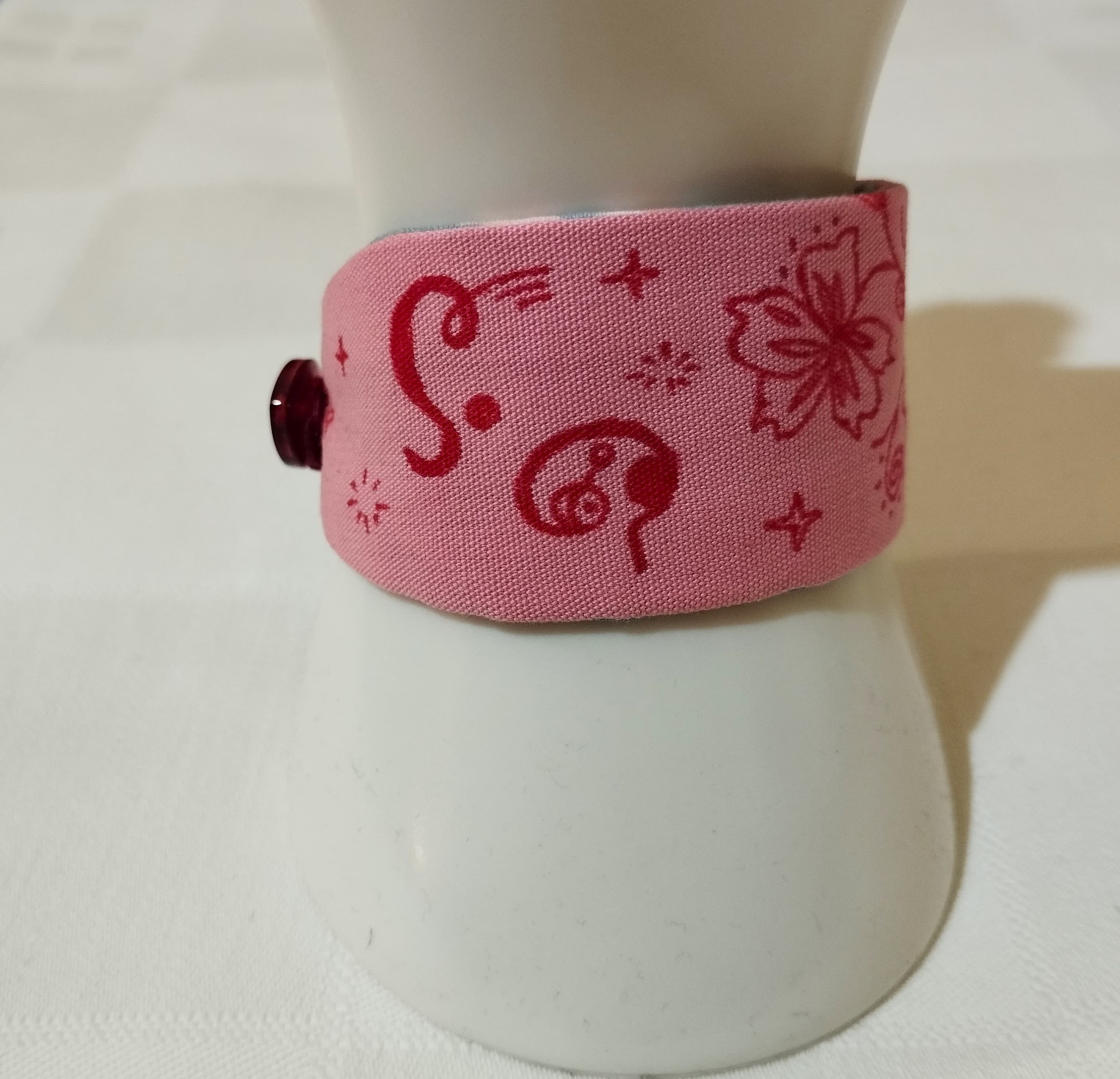 Reversible Bucket Hats &amp; Cuff Bracelets - Image 16